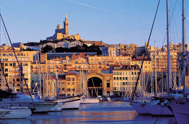 pour venir à la Villa d'Orient, lanavette relie la Pointe Rouge au Vieux Port de Marseille